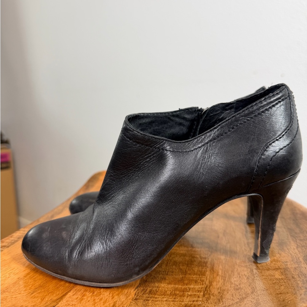 Vince Camuto Black Leather Heeled Booties